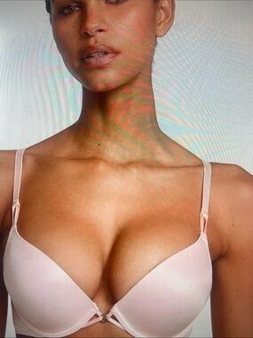 Victoria's Secret Light Pink Push-Up Plunge Bra